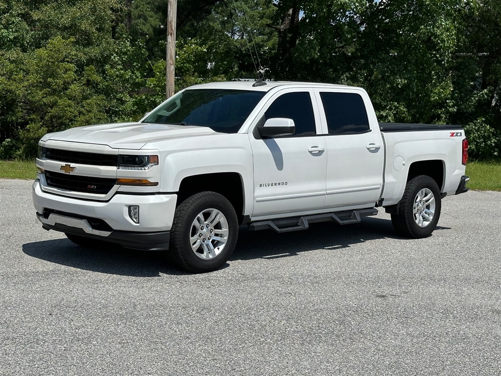 2018 Chevrolet Silverado 1500 LT Crew Cab 4WD for sale by dealer