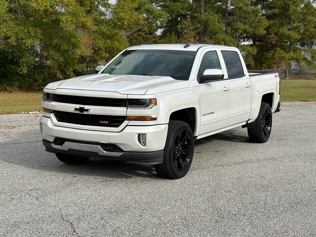 2018 Chevrolet Silverado 1500 LT Crew Cab 4WD for sale by dealer