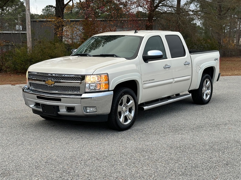 2013 Chevrolet Silverado 1500 LT Crew Cab 4WD for sale by dealer