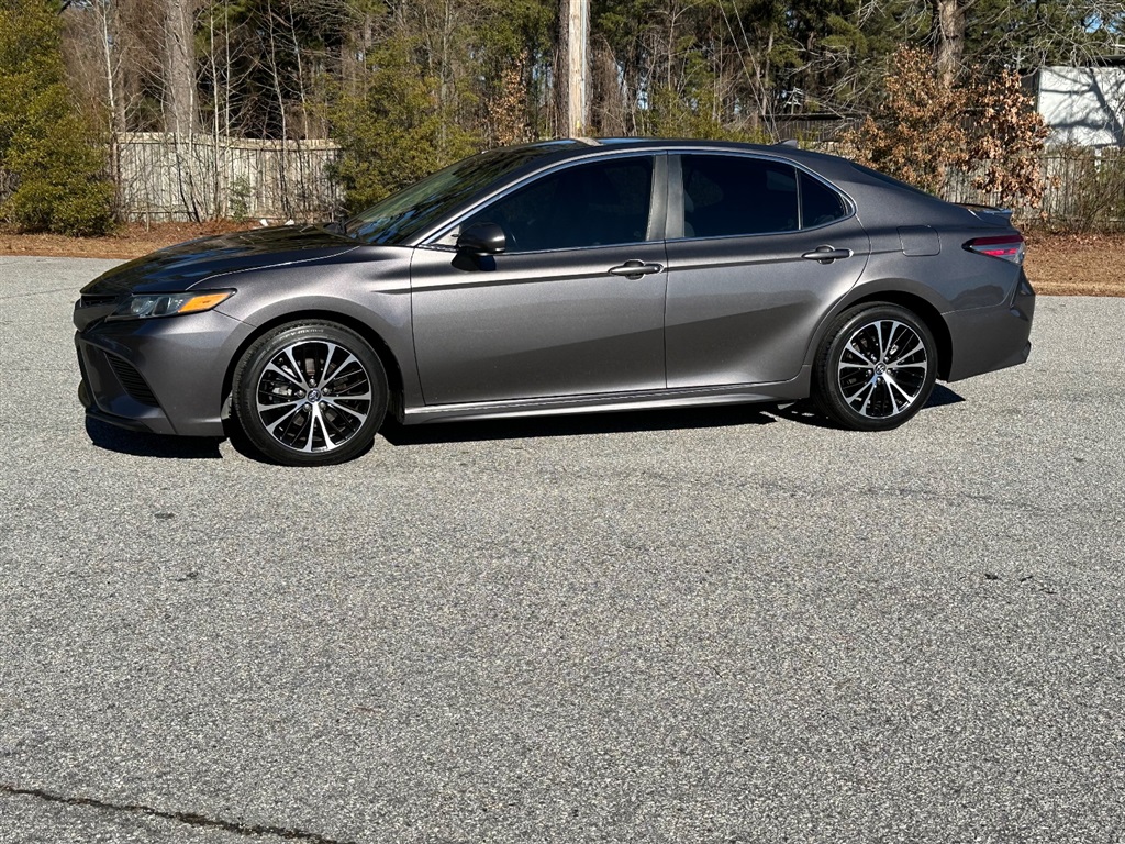 2019 Toyota Camry SE for sale by dealer