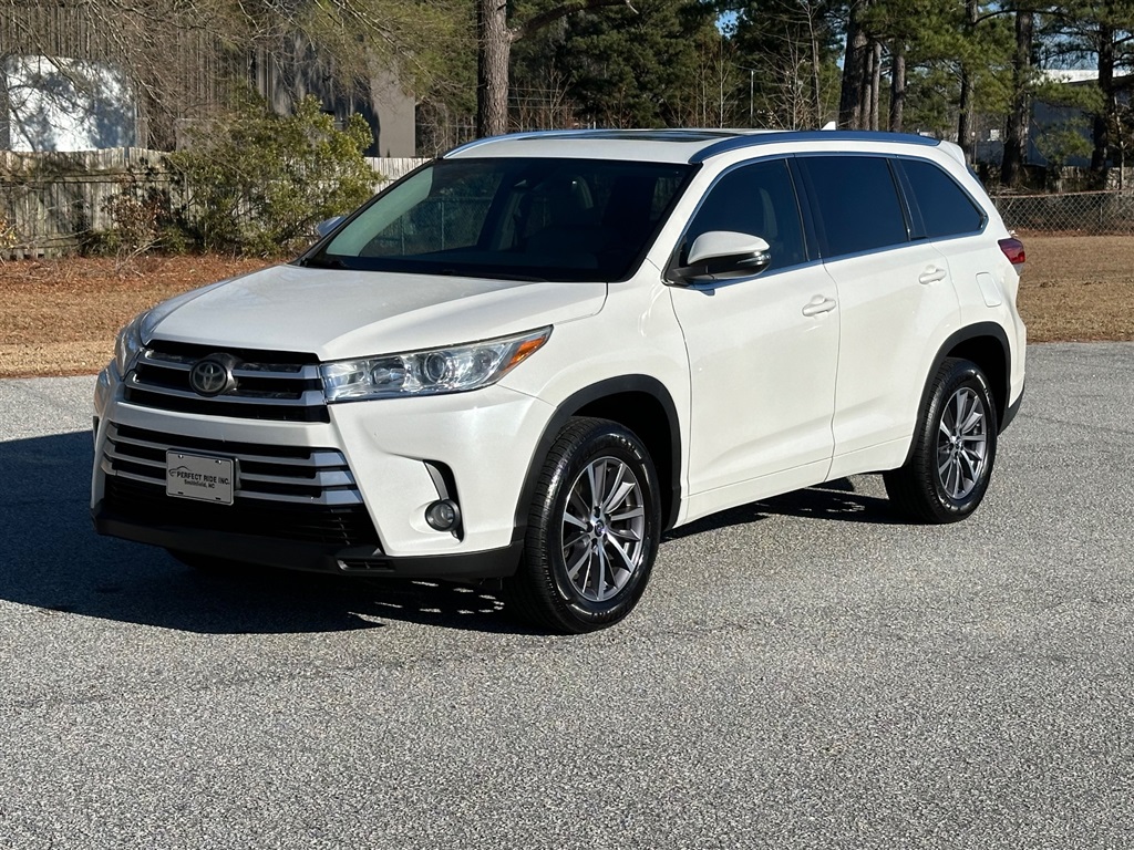 2017 Toyota Highlander XLE FWD V6 for sale by dealer