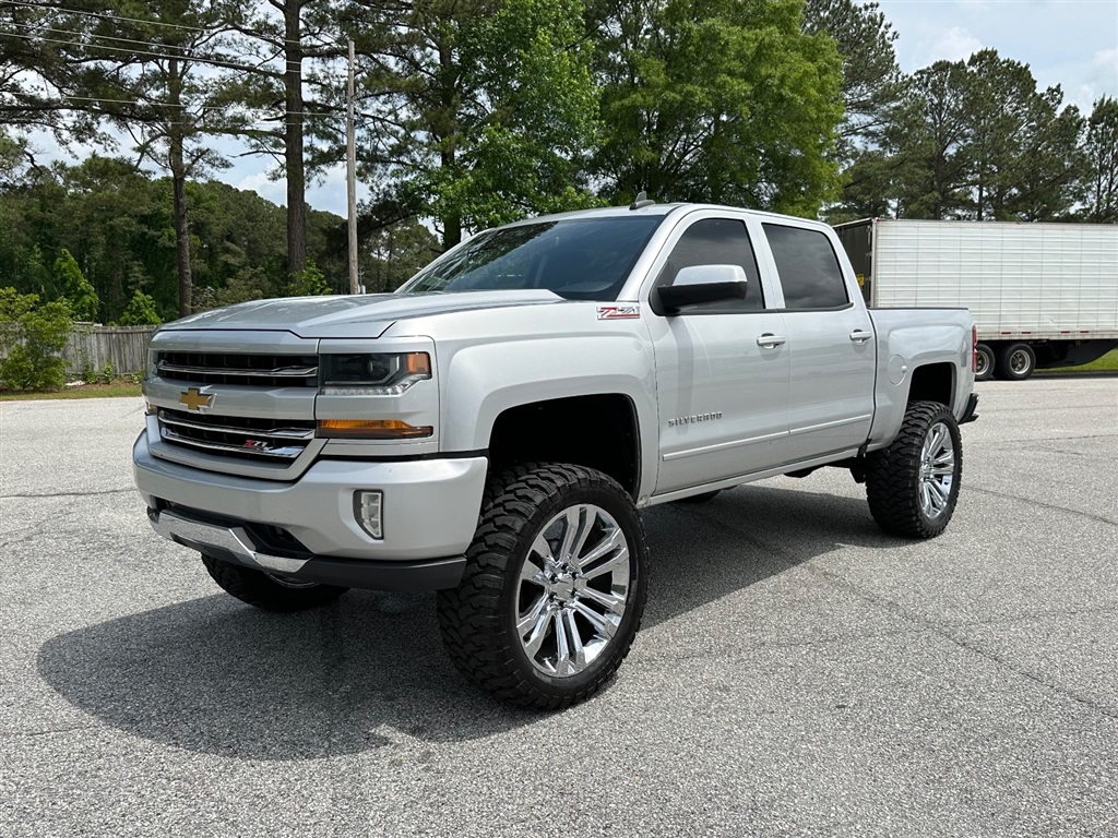2017 Chevrolet Silverado 1500 LT Crew Cab 4WD for sale by dealer