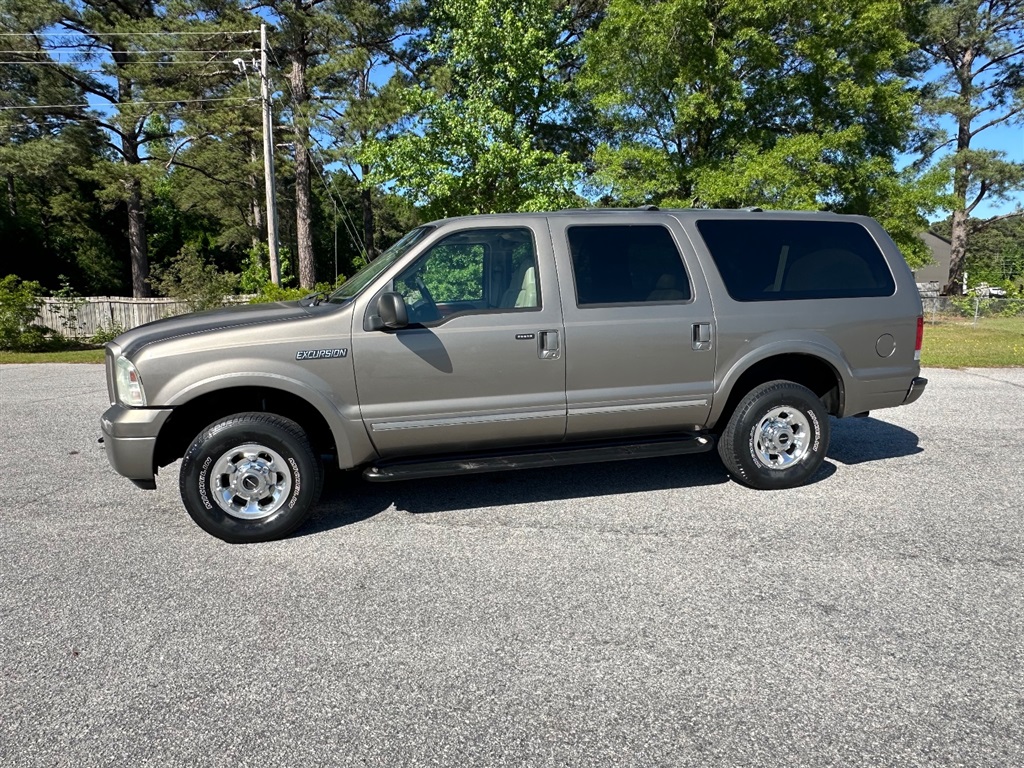 2005 Ford Excursion Limited 6.8L 4WD for sale by dealer