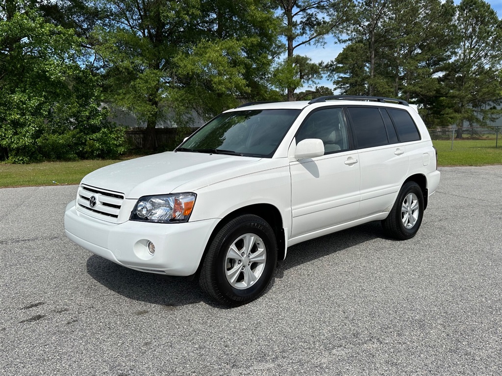 2004 Toyota Highlander 2WD for sale by dealer