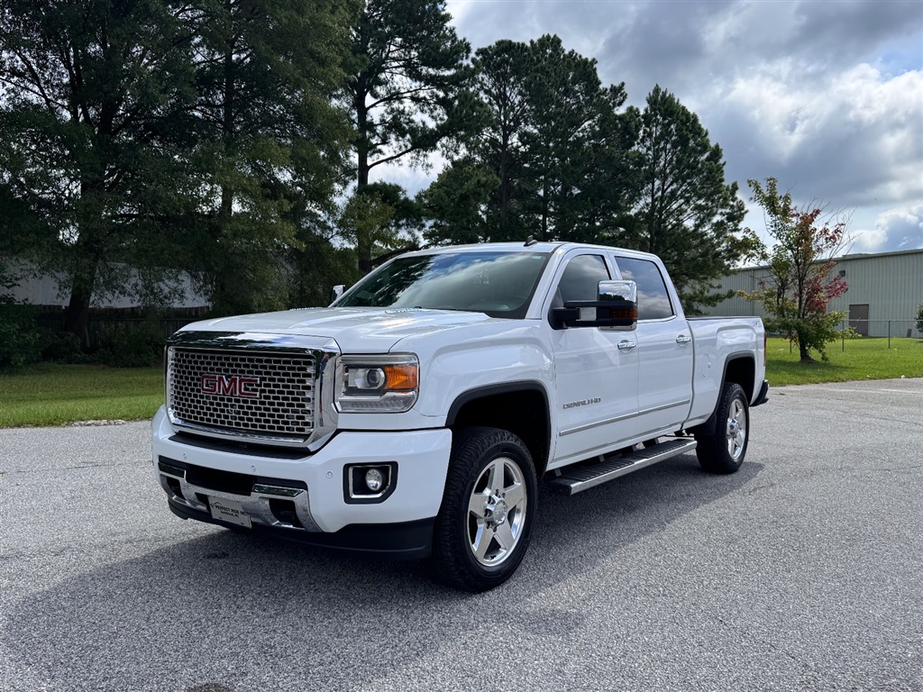 2015 GMC Sierra 2500HD Denali Crew Cab 4WD for sale by dealer
