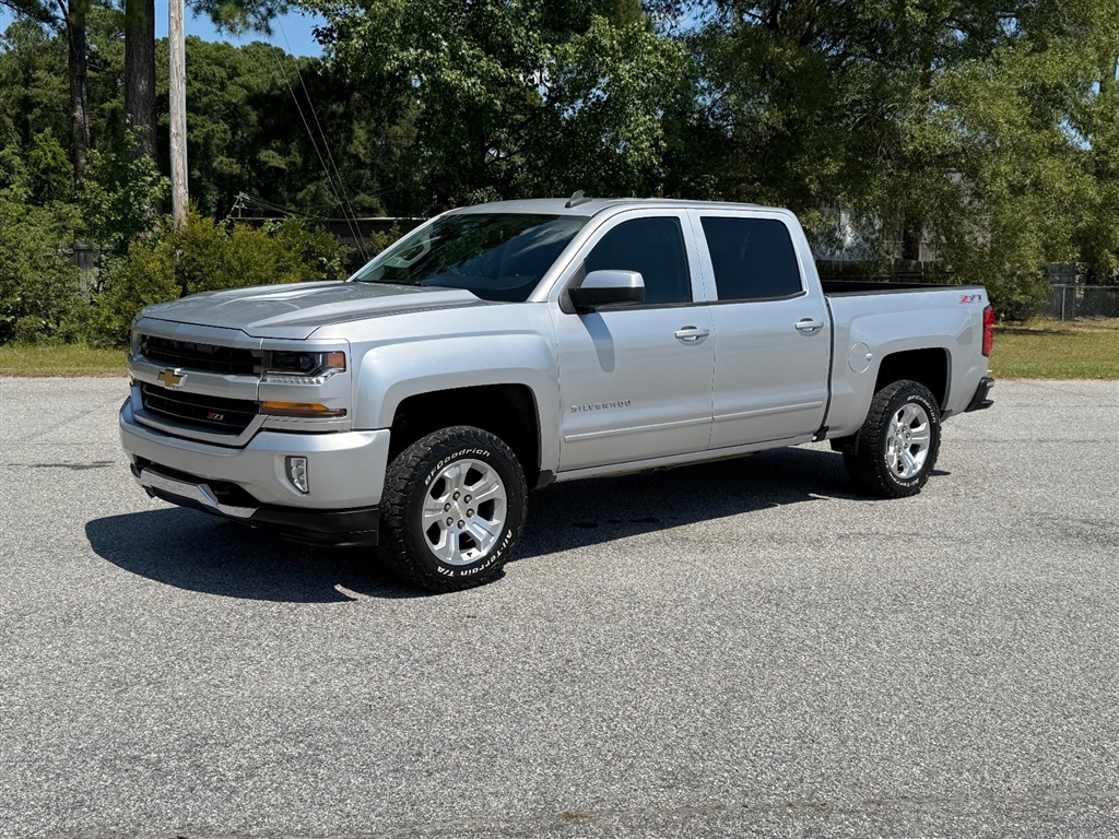 2017 Chevrolet Silverado 1500 LT Crew Cab 4WD for sale by dealer