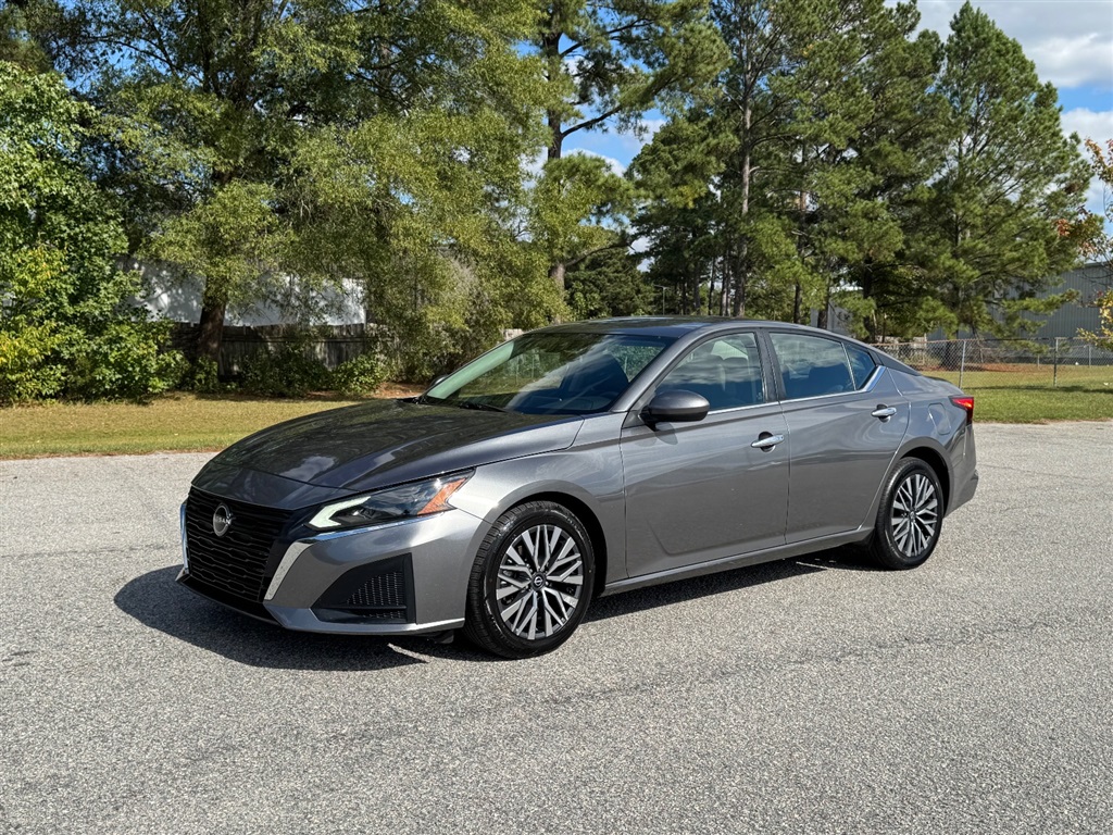 2023 Nissan Altima 2.5 SV for sale by dealer