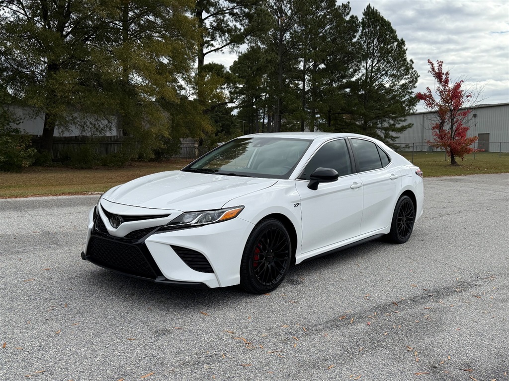 2020 Toyota Camry SE for sale by dealer