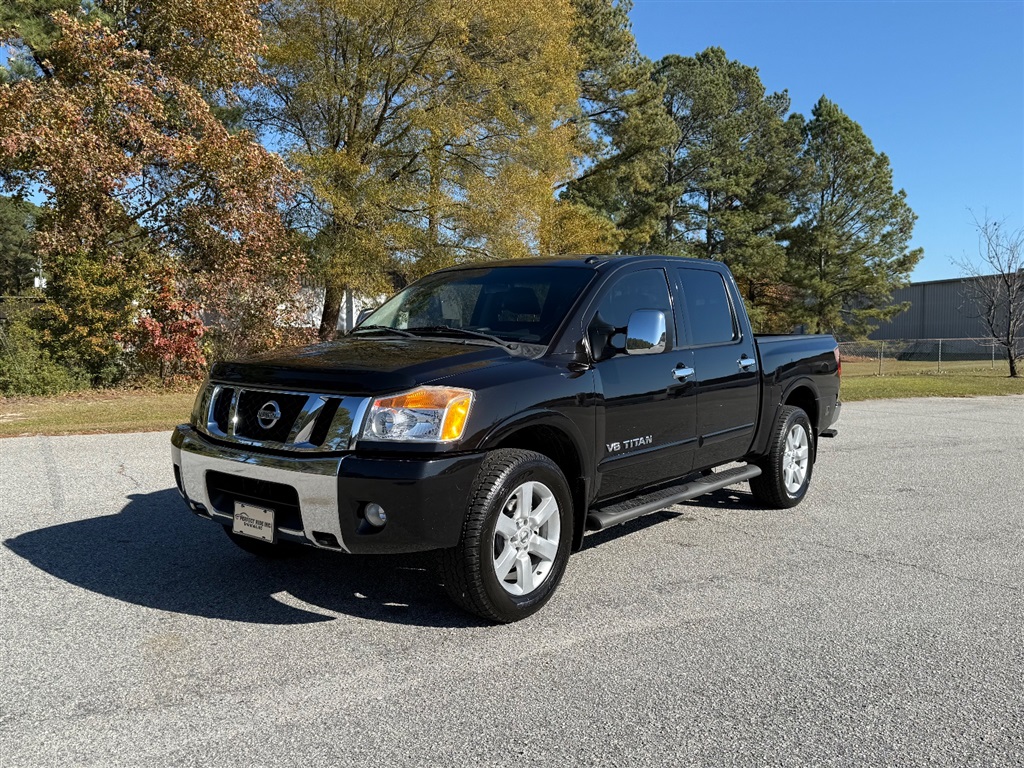 2011 Nissan Titan SL Crew Cab 4WD for sale by dealer