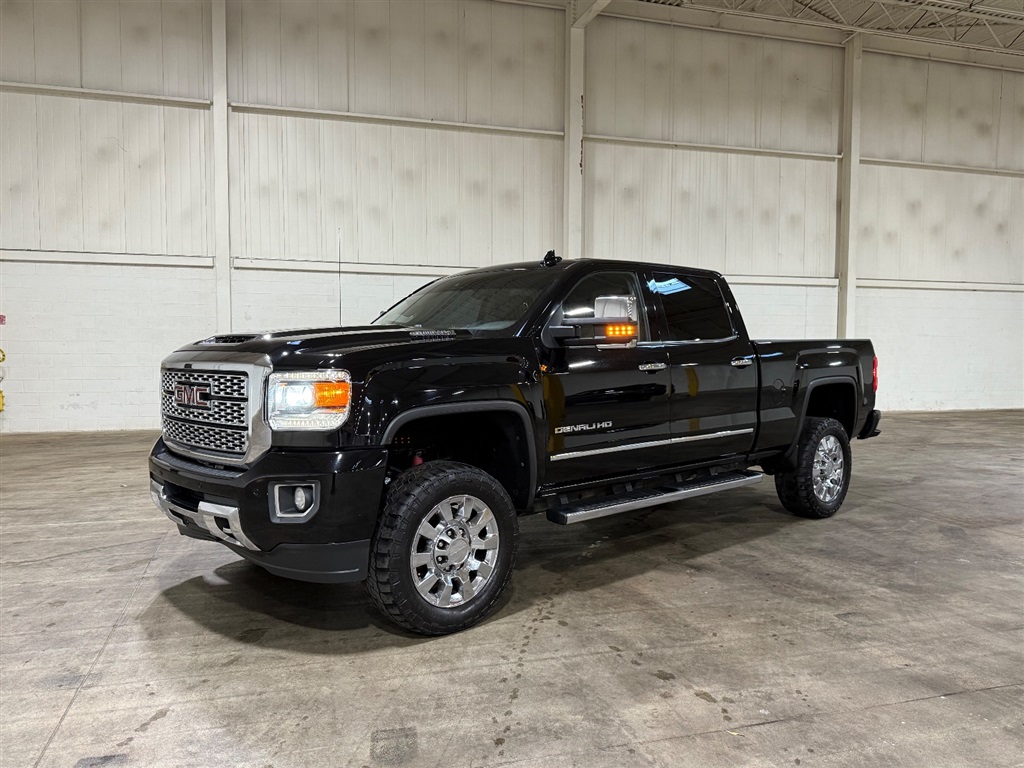 2018 GMC Sierra 2500HD Denali Crew Cab 4WD for sale by dealer
