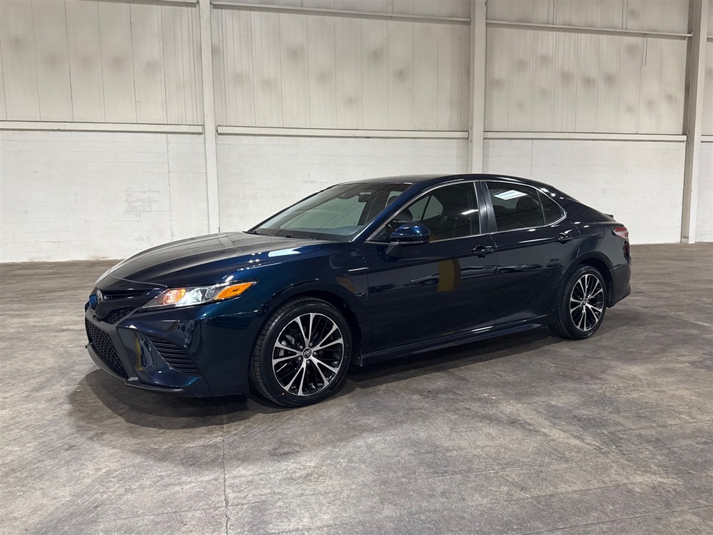2018 Toyota Camry SE for sale by dealer