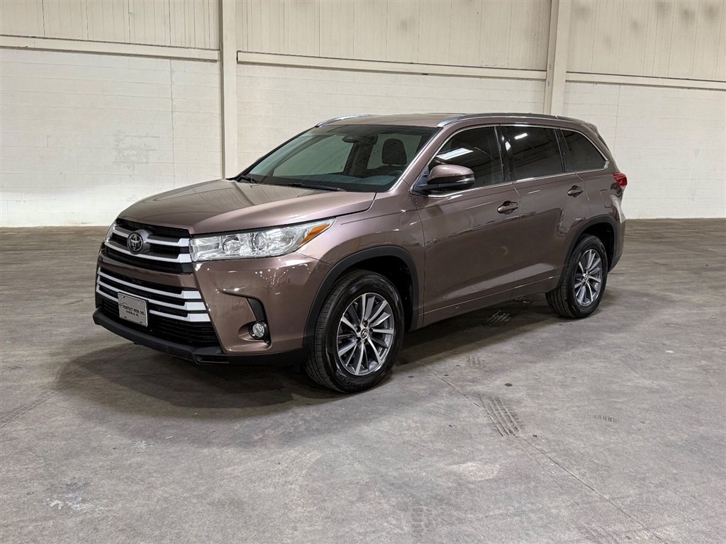 2018 Toyota Highlander XLE FWD V6 for sale by dealer