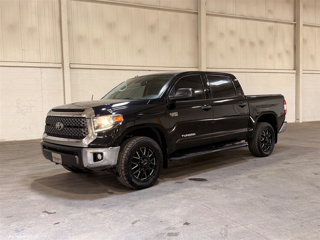 2018 Toyota Tundra SR5 5.7L V8 FFV CrewMax 4WD for sale by dealer