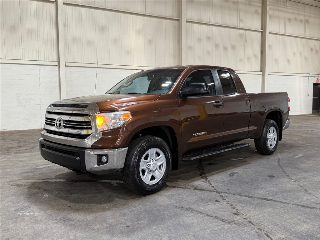 2017 Toyota Tundra SR5 4.6L V8 Double Cab 2WD for sale by dealer