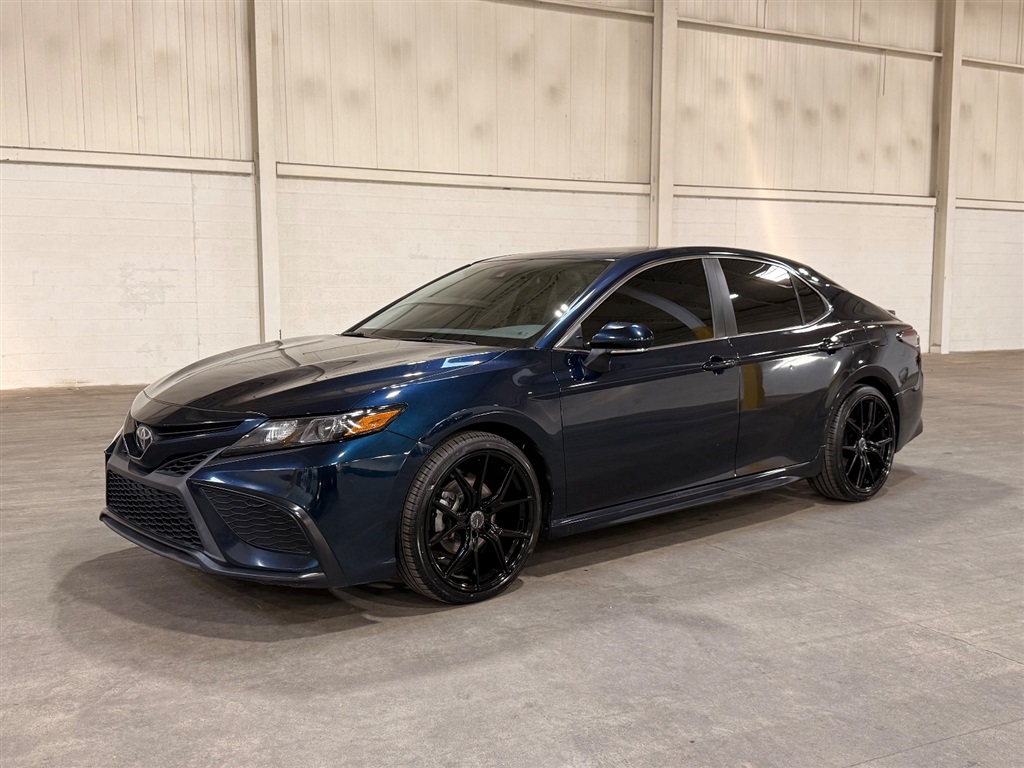2021 Toyota Camry SE for sale by dealer
