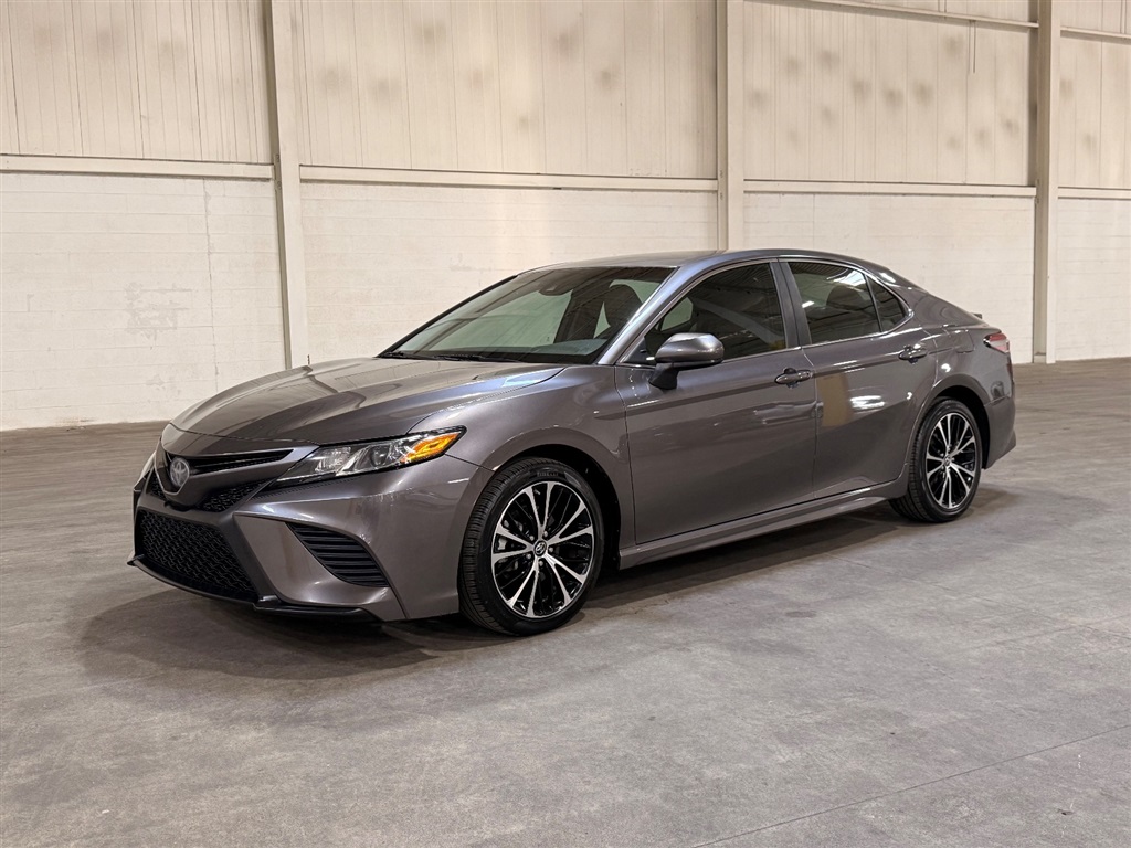 2018 Toyota Camry SE for sale by dealer