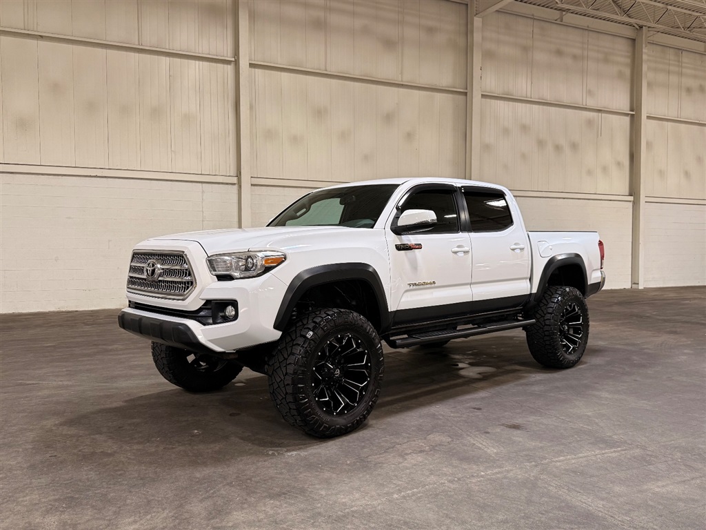 2016 Toyota Tacoma SR5 4WD for sale by dealer