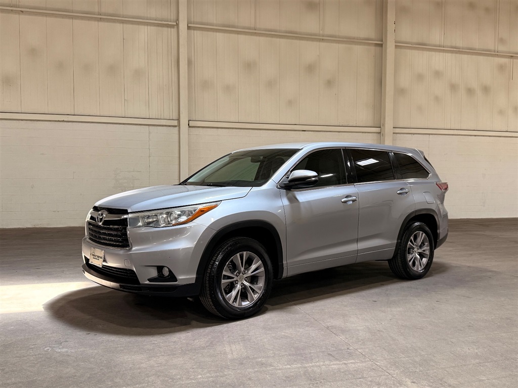 2015 Toyota Highlander LE Plus FWD V6 for sale by dealer