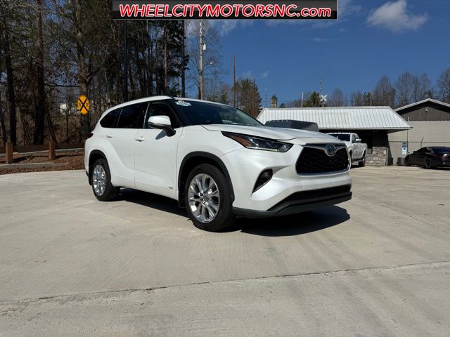 2022 Toyota Highlander Hybrid Limited for sale by dealer