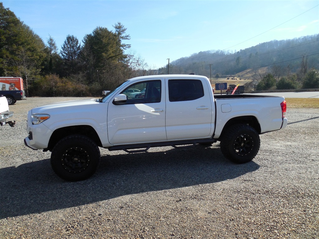 2018&nbsp;Toyota&nbsp;Tacoma SR5 Double Cab Long Bed V6 6AT 4WD