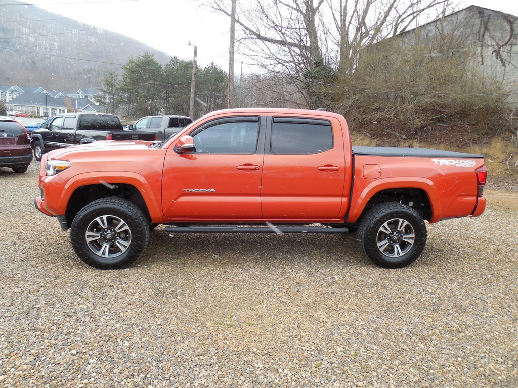 2018&nbsp;Toyota&nbsp;Tacoma SR5 Double Cab Long Bed V6 6AT 4WD