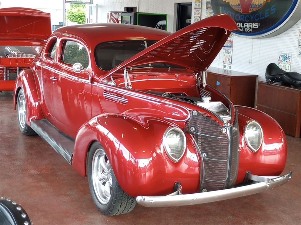 1939 FORD COUPE