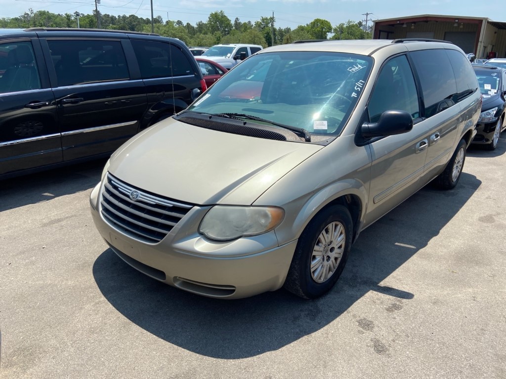 2007 CHRYSLER TOWN & COUNTRY LX for sale by dealer