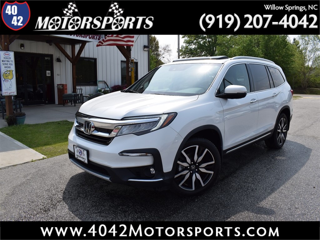 2020 HONDA PILOT Touring w/Rear Captain's Chairs for sale by dealer