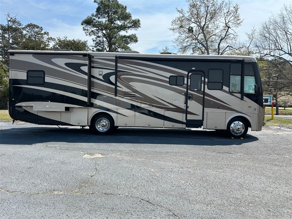 2012 Ford -  Newmar Motorhome Canyon Star 35ft #3511 - 3 Slides for sale by dealer