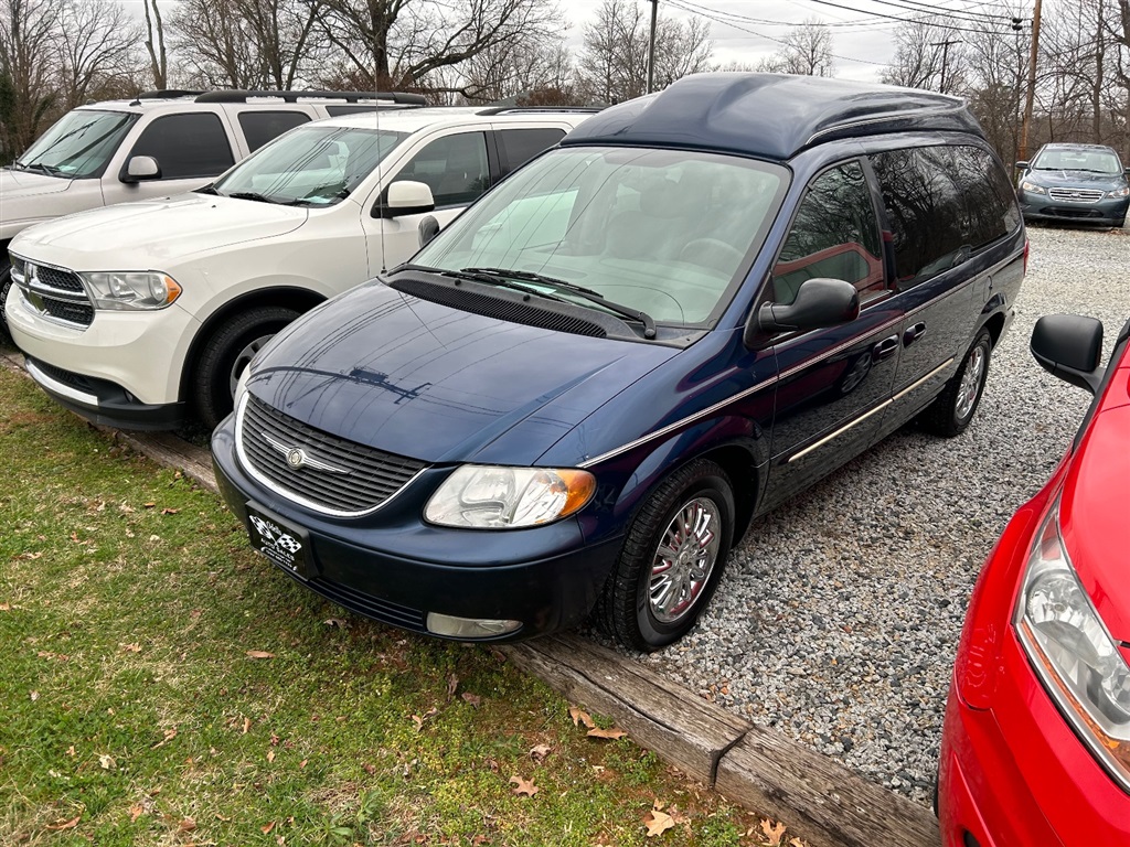 2003 Chrysler Town & Country Limited FWD for sale by dealer