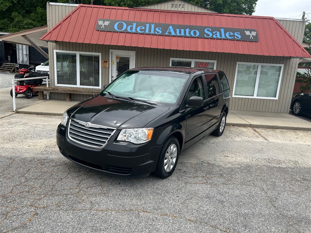 2010 Chrysler Town & Country LX for sale by dealer