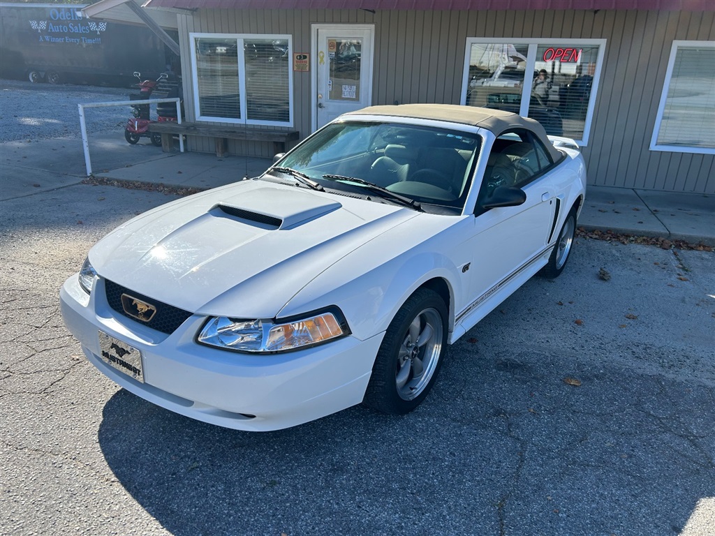 2001 Ford Mustang GT Deluxe Convertible for sale by dealer