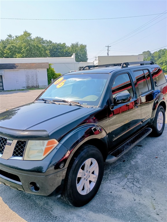 2006 Nissan Pathfinder LE 4WD for sale by dealer