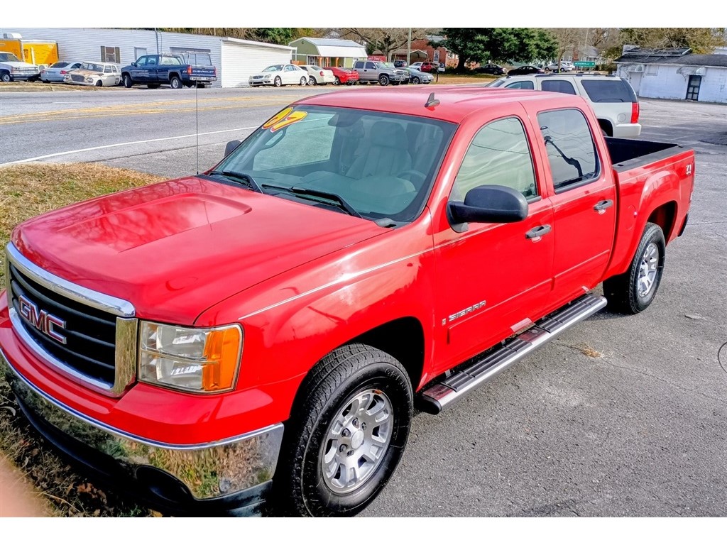 2007 GMC Sierra Classic 1500 SLE1 Crew Cab 4WD for sale by dealer