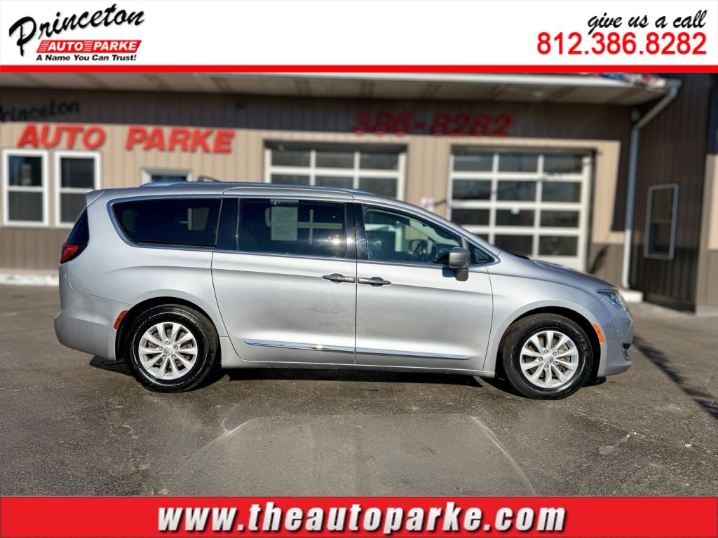 2019 CHRYSLER PACIFICA TOURING L for sale by dealer