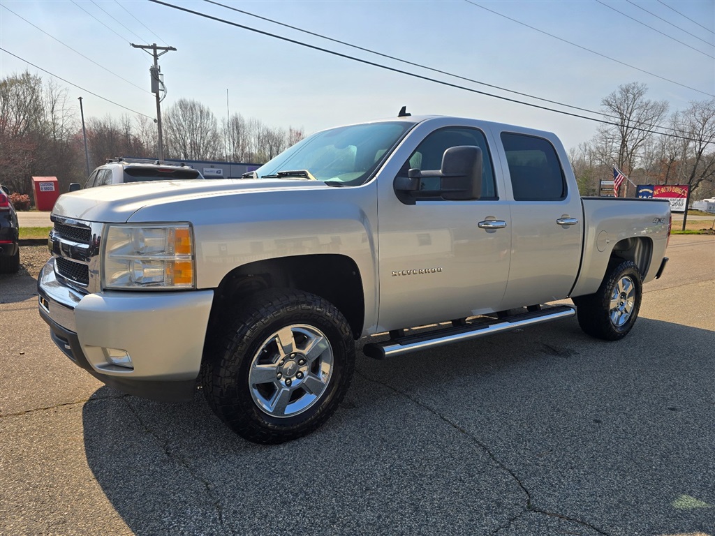 2011 Chevrolet Silverado 1500 LT Crew Cab 4WD for sale by dealer