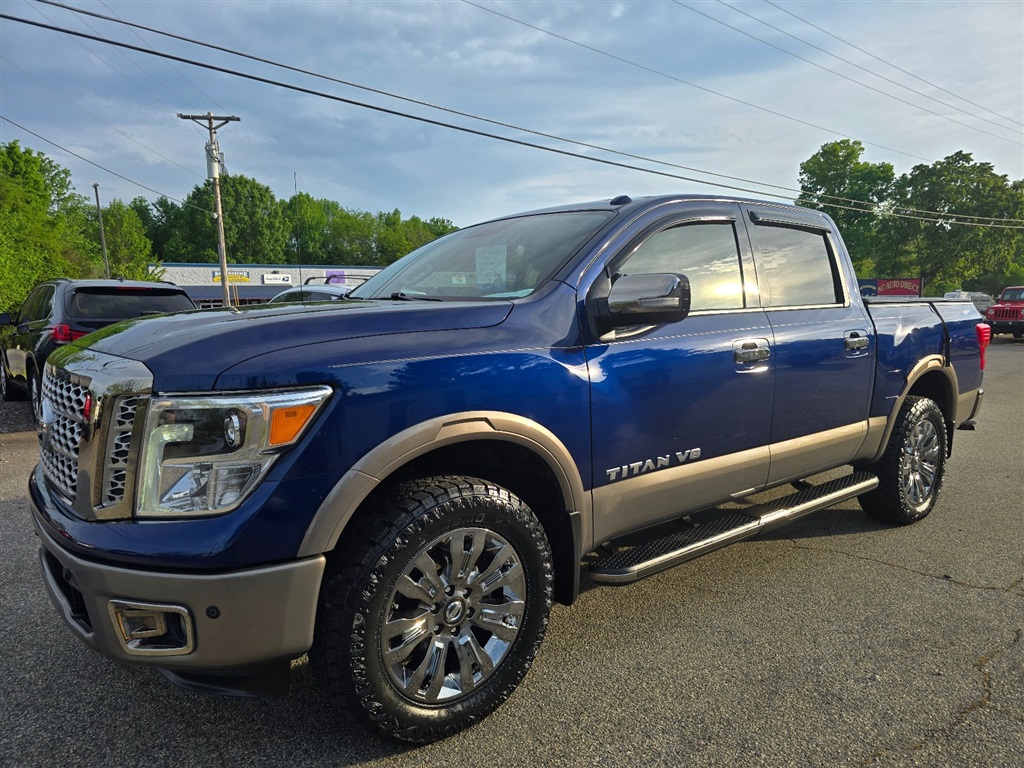 2018 Nissan Titan Platinum Reserve Crew Cab 4WD for sale by dealer