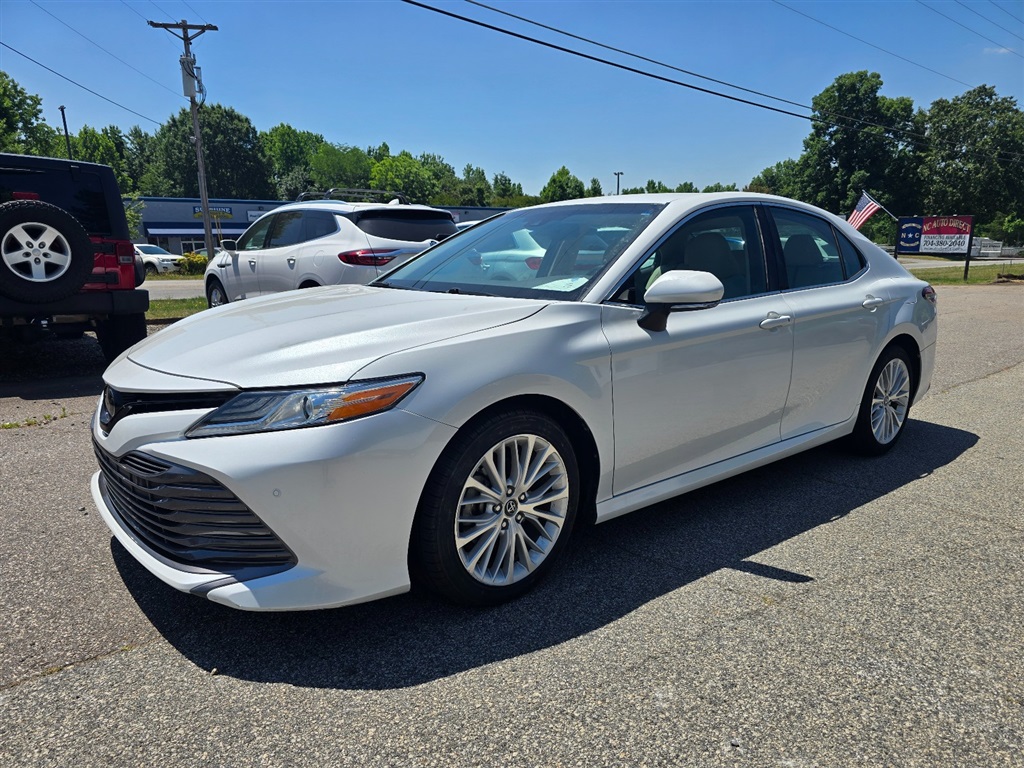 2018 Toyota Camry XLE for sale by dealer
