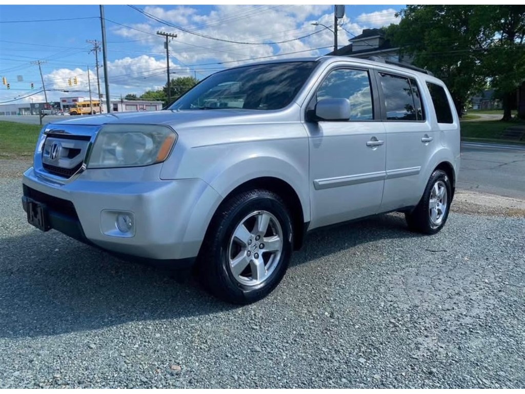 2011 Honda Pilot Touring 4WD 5-Spd AT with DVD for sale by dealer
