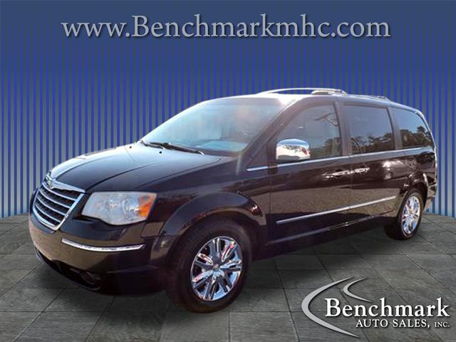 2008 Chrysler Town Country In Morehead City
