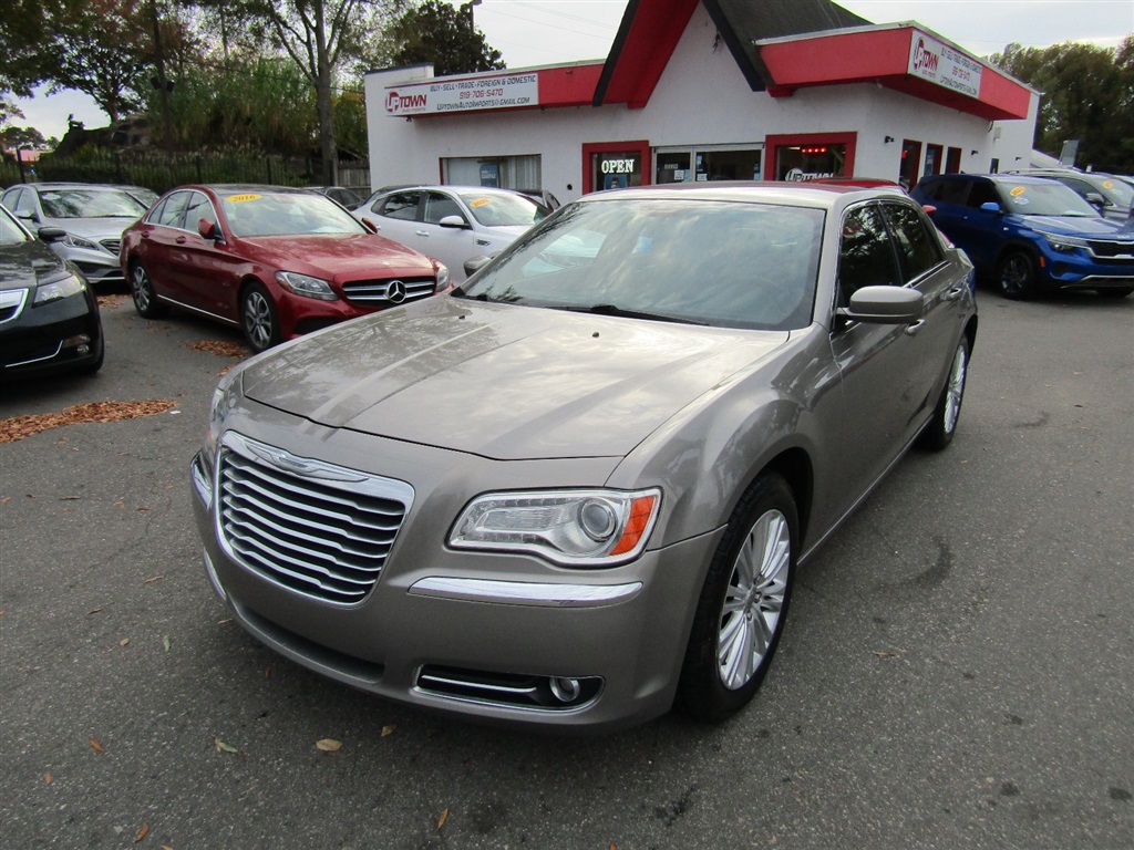 2014 Chrysler 300 AWD for sale by dealer