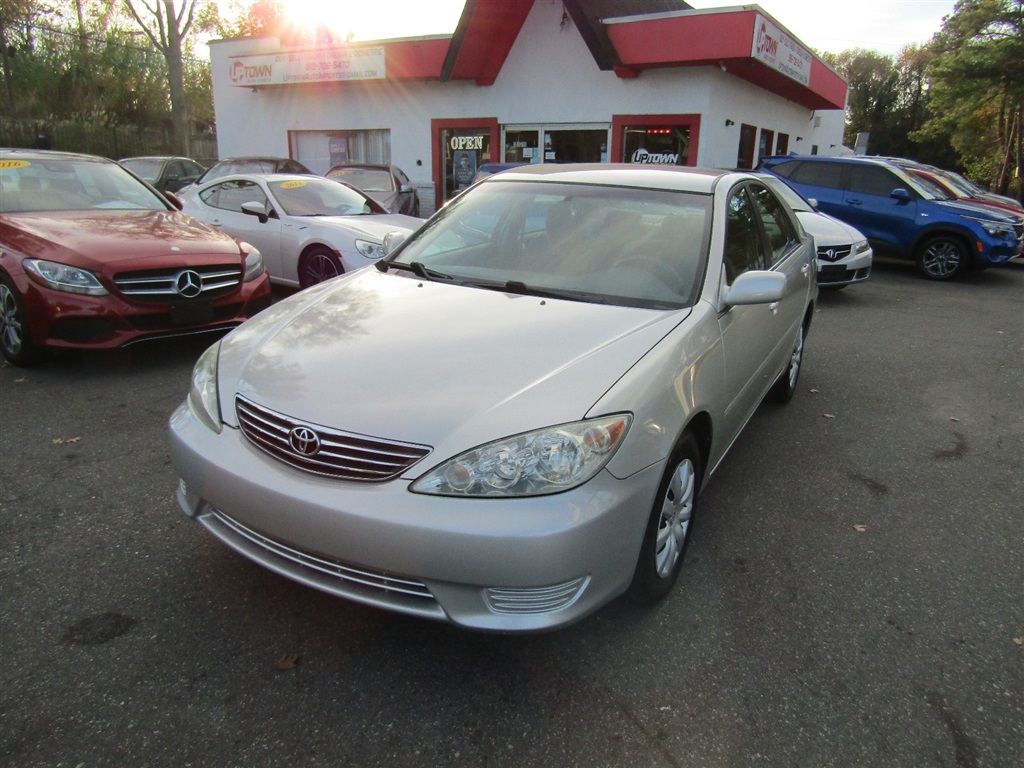 2006 Toyota Camry LE for sale by dealer