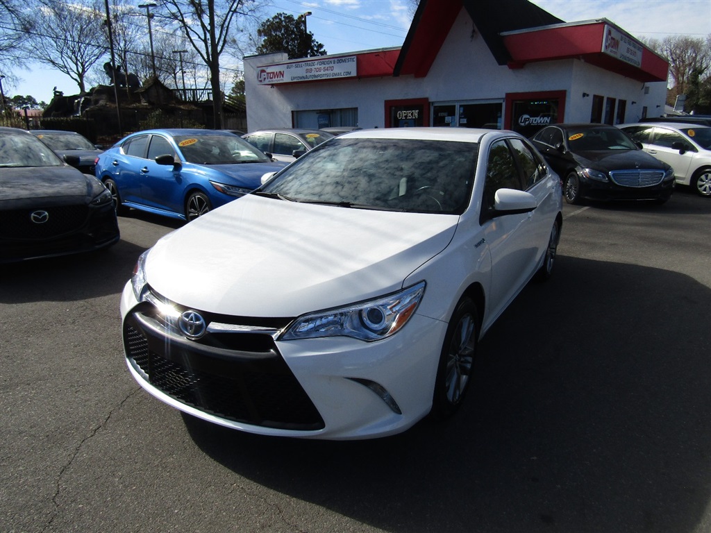 2017 Toyota Camry Hybrid SE for sale by dealer