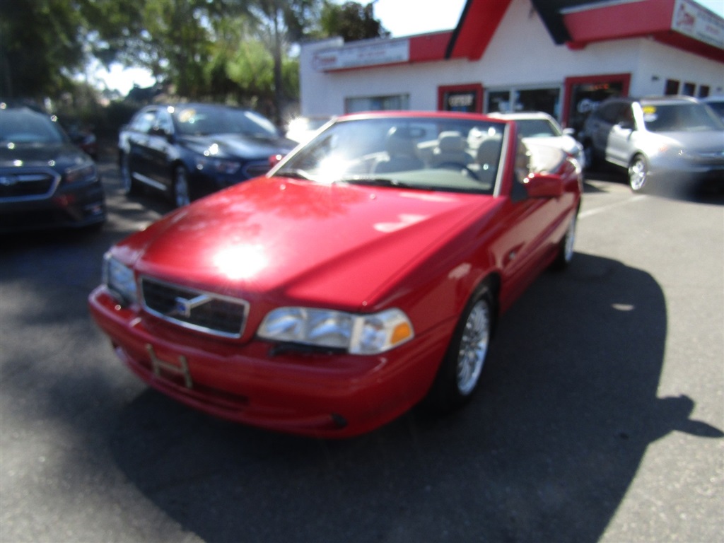 2004 Volvo C70 LPT Convertible for sale by dealer