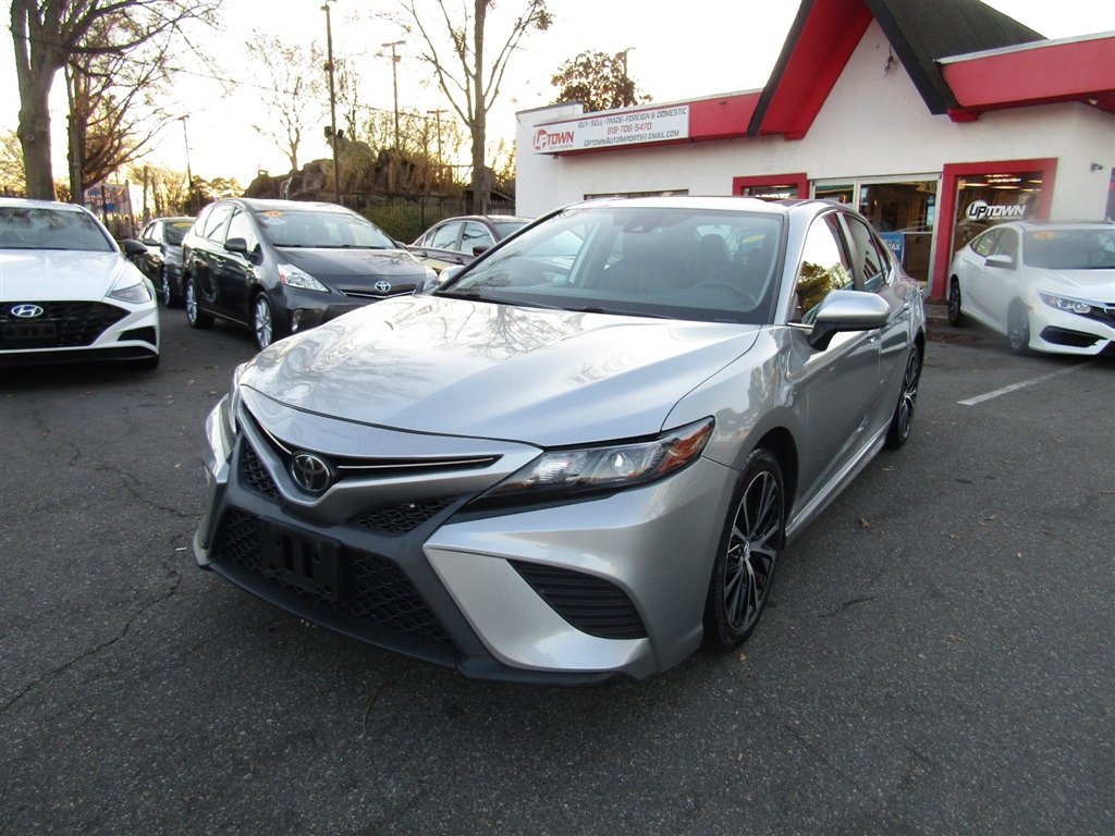 2020 Toyota Camry SE for sale by dealer