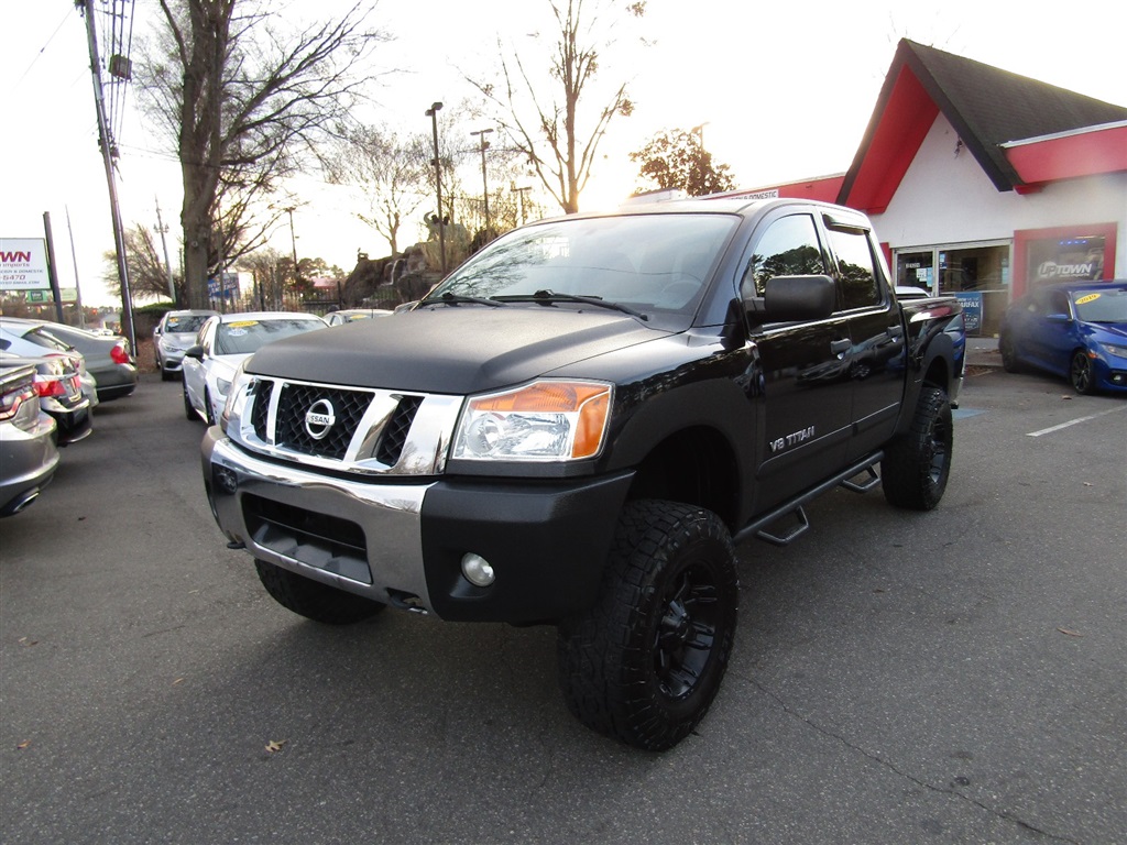 2012 Nissan Titan SV Crew Cab 4WD for sale by dealer