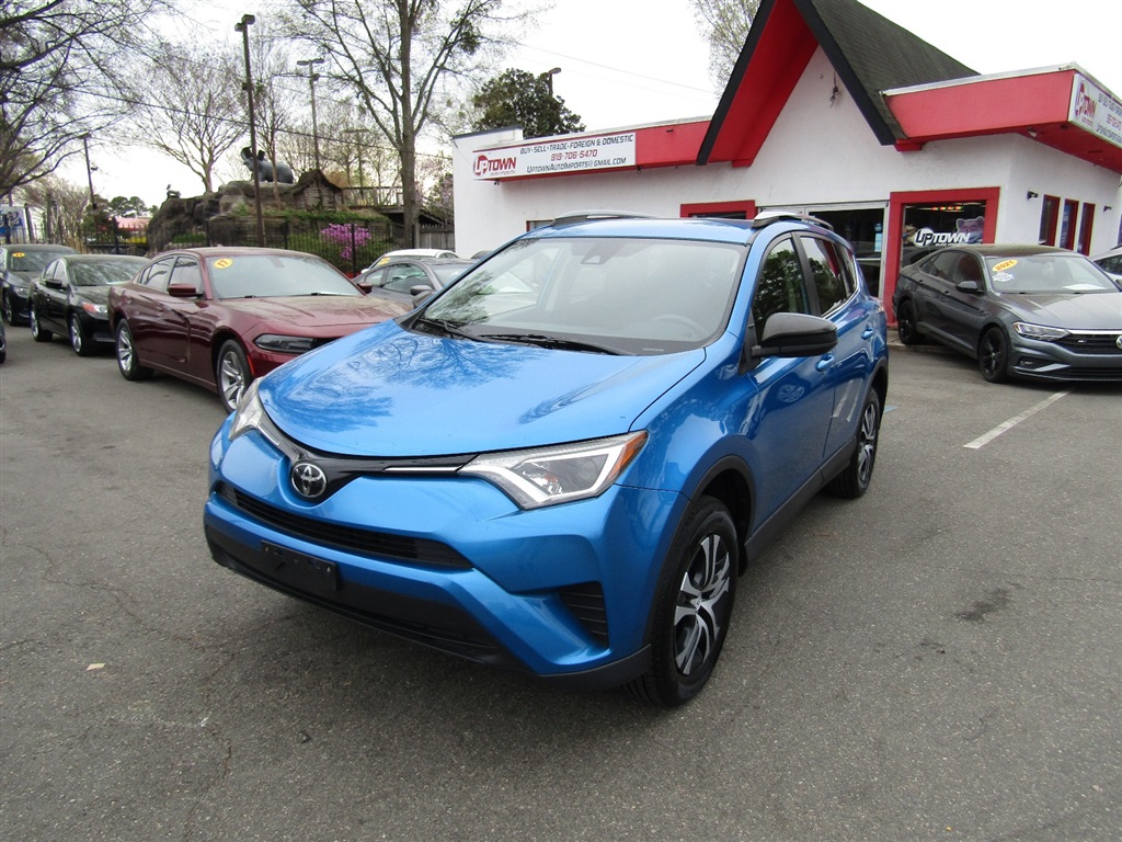 2018 Toyota RAV4 LE AWD for sale by dealer
