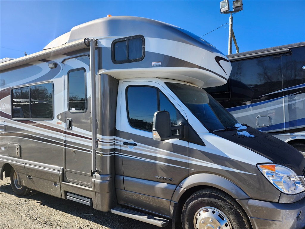 2009 Winnebago View 24H for sale by dealer