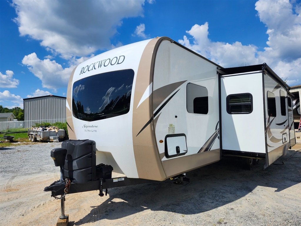 2018 Forest River Rockwood Signature 8312SS - for sale by dealer