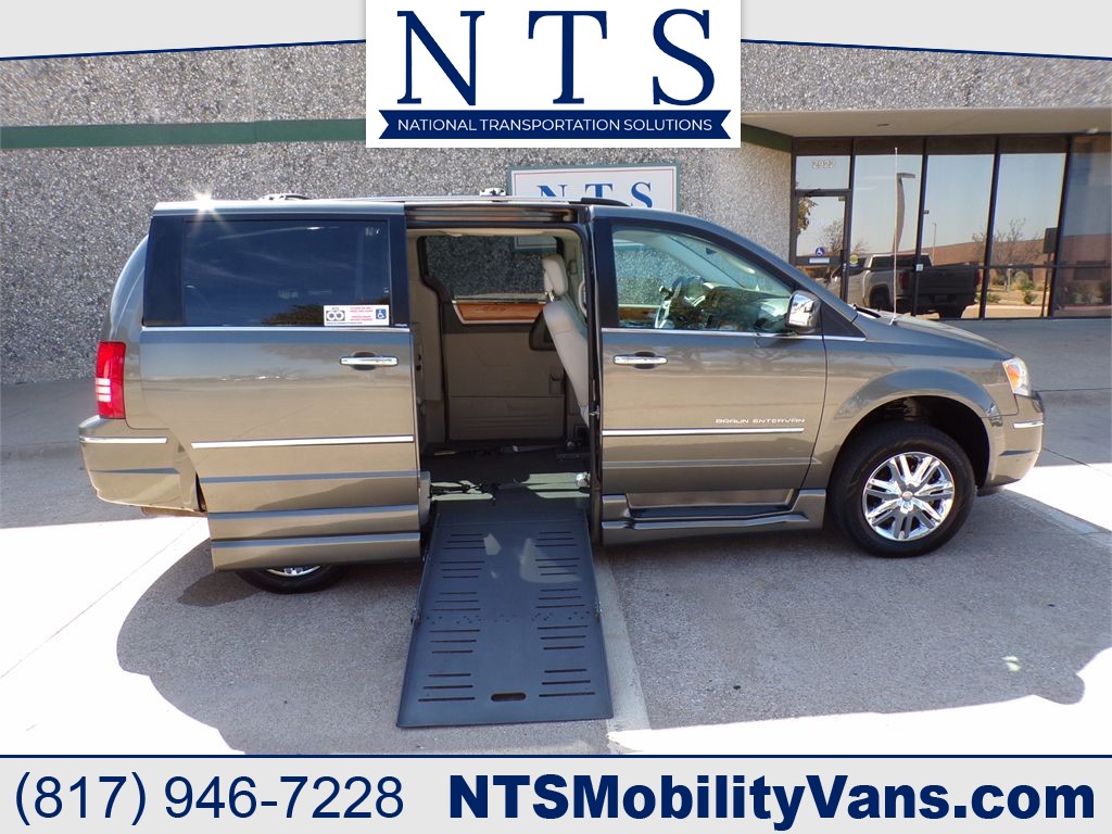 2010 CHRYSLER TOWN & COUNTRY LIMITED for sale by dealer